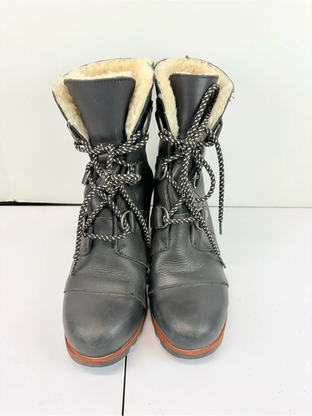 Sorel Joan of Arctic Wedge II Shearling Boots Black Leather Womens 8.5 NL2703